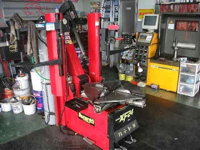 高速タイヤサービス