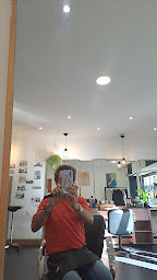 Photo n°4 de Christian Mahodi salon de coiffure à Marseille (Salon de coiffure)