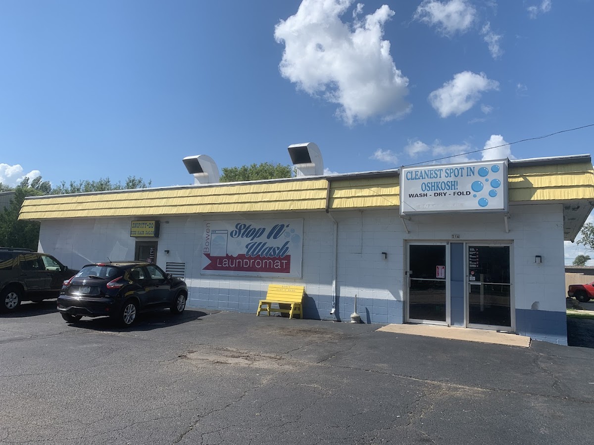 Bowen Stop N' Wash laundromat interior in Oshkosh, WI