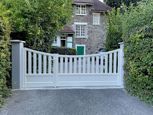 Photo n°9 de Porte de garage, pergola, portail Chambéry | Ideal Home à Challes-les-Eaux (Magasin de stores et de rideaux)