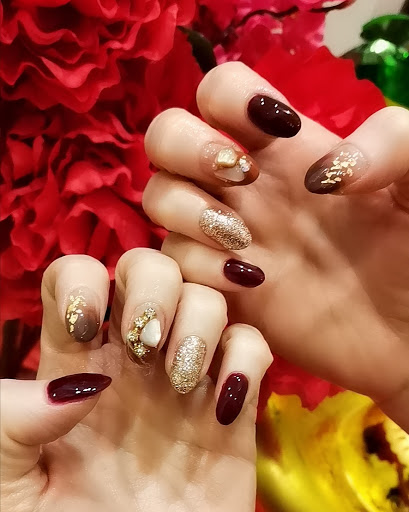 Vintage Nails
