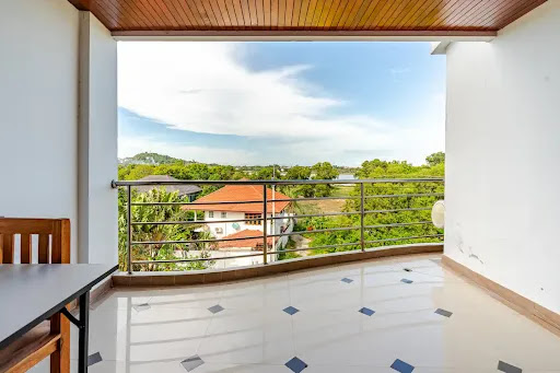 Chaweng Lake View Condotel