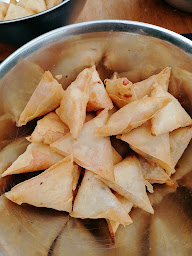 Photo n°1 de LA CABANE A SAMOUSSAS à Priziac (Restaurant)