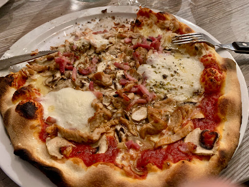 Au Petit Four Pizzeria - Thumbnail