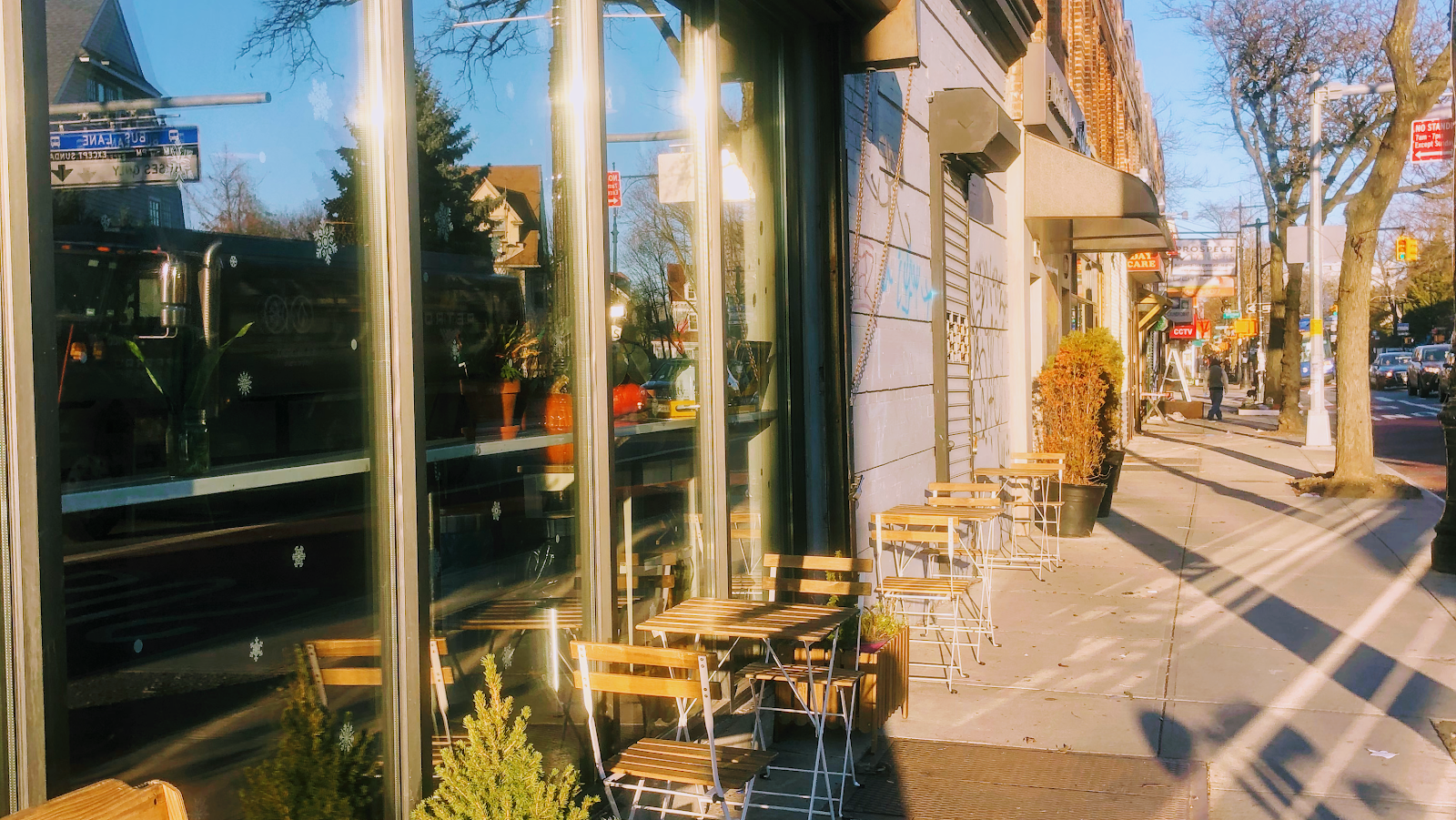 Lark Cafe — photo 4
