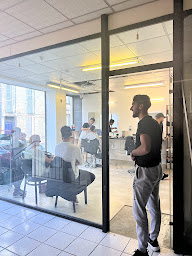 Photo n°3 de Dm coiffure barber à Rochefort (Salon de coiffure)