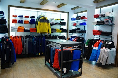 Photos of Gary'S Fashion Sportswear - abbigliamento sportivo e casual