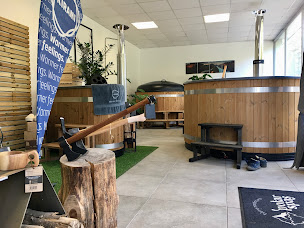 Photo n°3 de Polar Spas à Parigné-l'Évêque (Magasin d'articles de sauna)