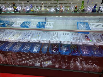 VITRUM SMOKE SHOP - Eastlake