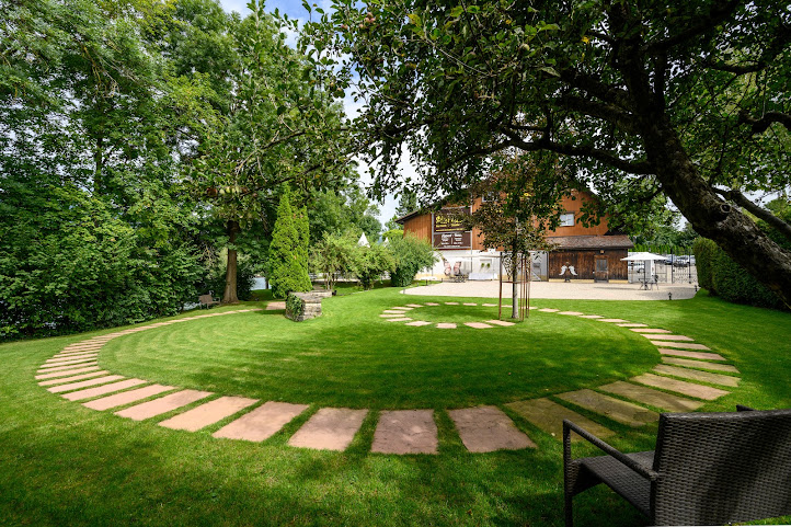 Hotel & Eventlocation Pont-de-Thielle by null