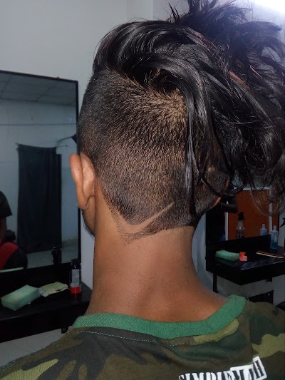 Photos of Lookme Saloon