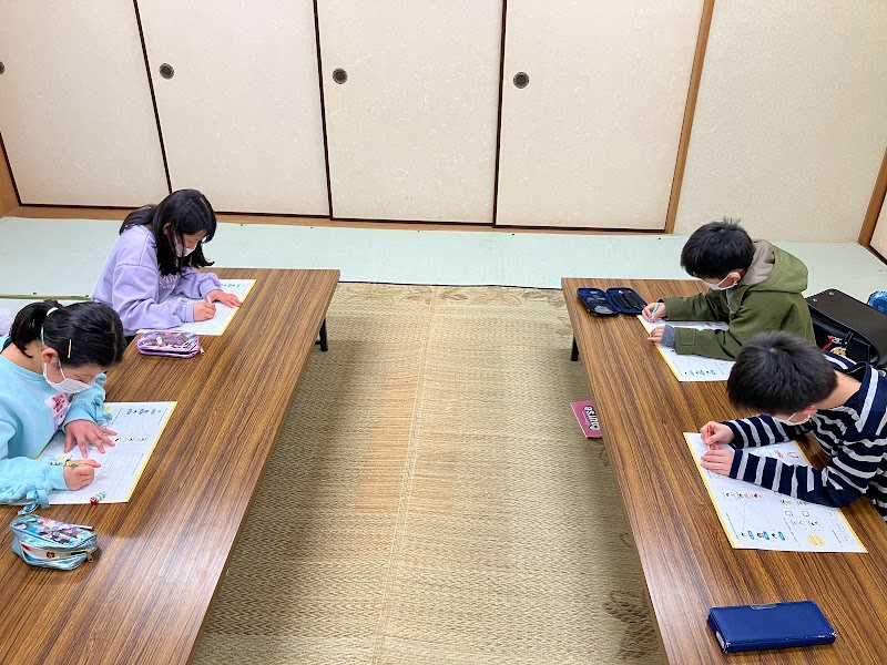 ベネッセの英語教室 BE studio 見んな野ふれあい会館教室