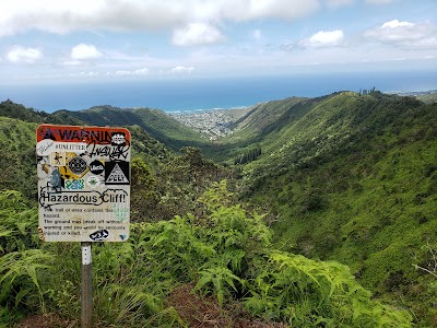 Wiliwilinui Hiking Trail