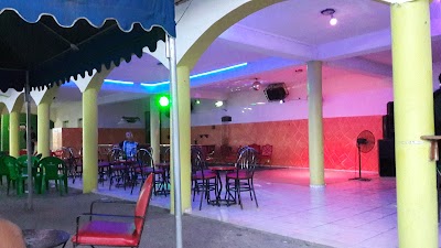 Photos of Straight Car Wash