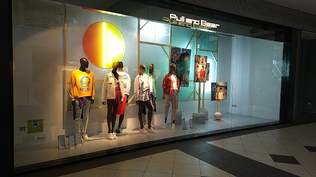 Pull And Bear