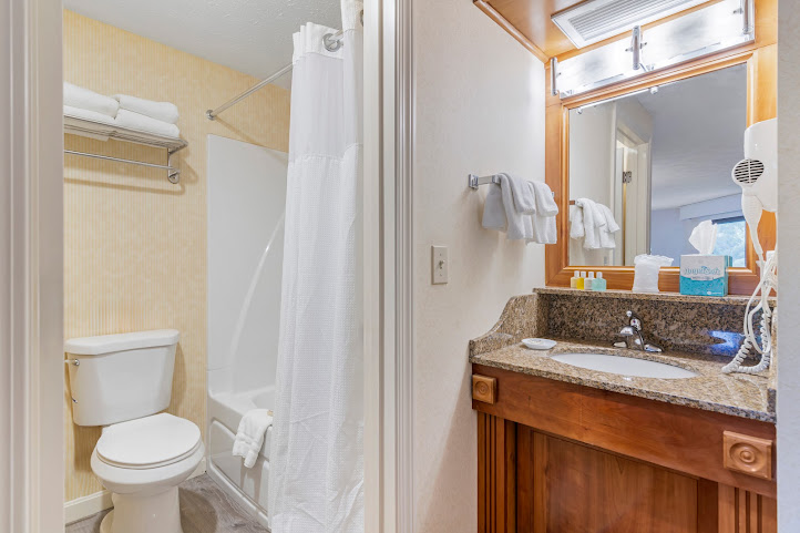 Meadowmere Resort, Ogunquit Resort Collection by null