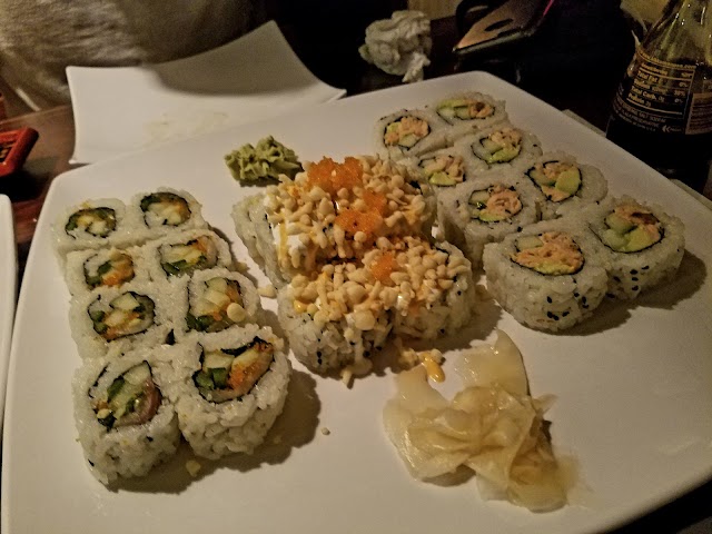 Bikkuri Sushi Noodle & Grill