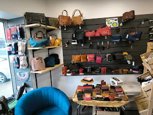 Photo n°7 de Cordonnerie Ernée à Ernée (Magasin de chaussures)