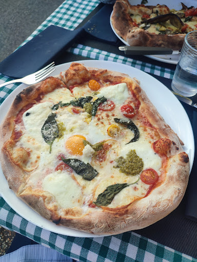 Photo 10 - CRAZY PIZZA