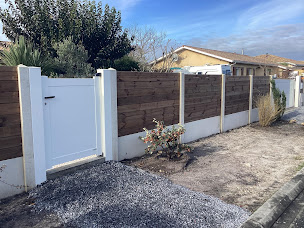 Photo n°2 de CHATAURET SUD GIRONDE-CLÔTURE- Fabricant Portail Alu-Porte de garage-Automatisme-LA BREDE-BAUTIRAN-LANGON-CESTAS-CADAUJAC à Ayguemorte-les-Graves (Entreprise de construction)