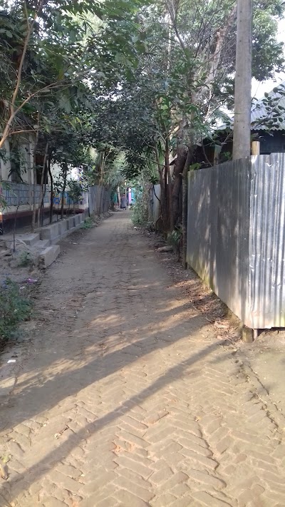 Photos of মধ্য পাড়া পারবারিক কবরস্থান