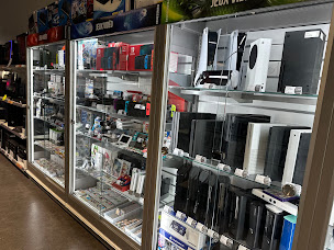 Photo n°15 de Cash Express Magasin d'occasions Multimédia, Téléphonie, Bijoux, Achat d'or à Chinon (Magasin de jeux vidéo)