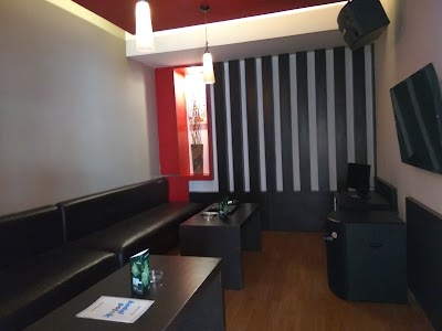 electronics-store