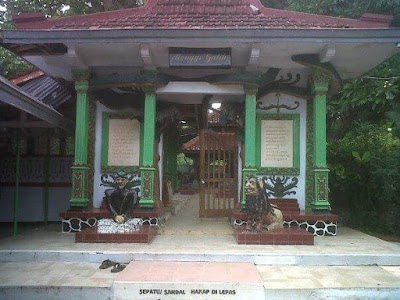 Photos of Makam Eyang Ronggo Galih