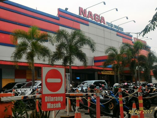 Supermarkets Naga Wisma Asri, Author: Agus Nanto