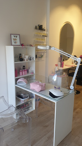 Carla Nairs & Hair Gallery - Spain