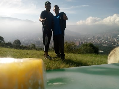 Photos of Regional Metropolitano Cerro El Voladordebenponerlo Masserqita Natural Park