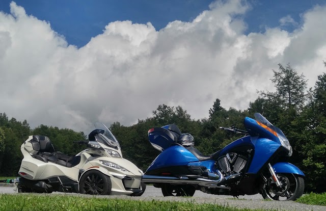 Swinging Bridge Quiet Walkway Trailhead