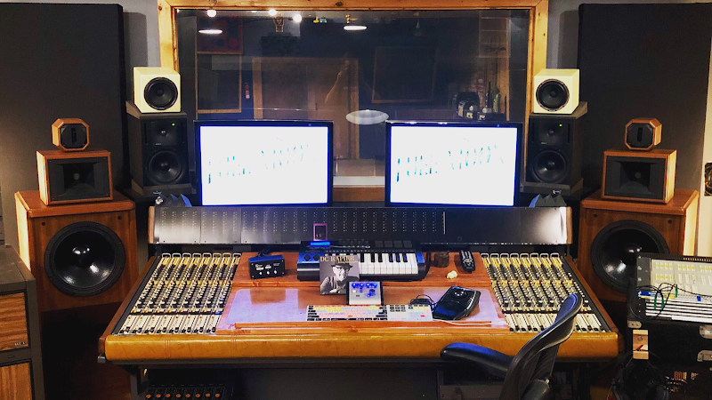 Full Moon Studio photo