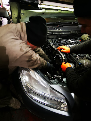Billy's auto & body shop Open Times