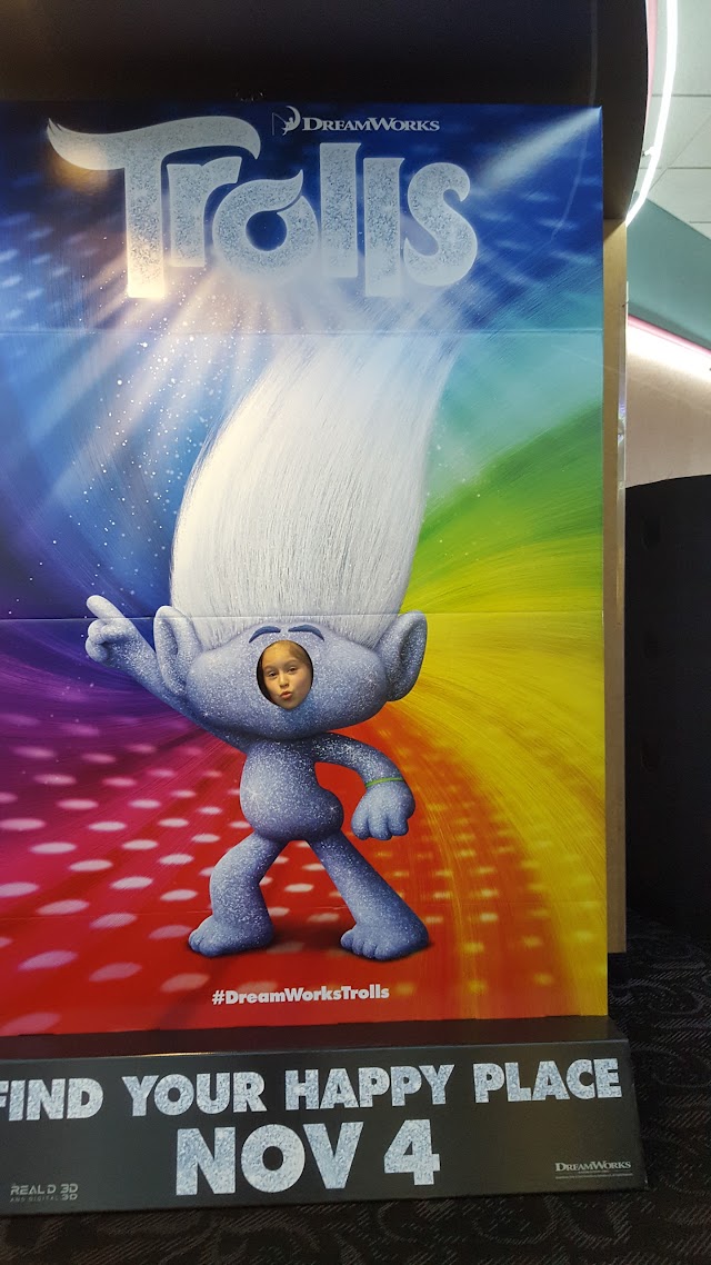 Regal Cinemas Hollywood 27 & RPX