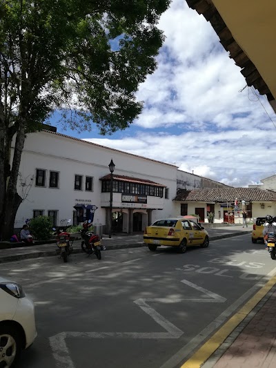 Photos of Palacio de Justicia Luis Carlos Perez