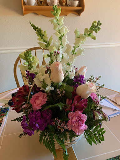 Heartstrings Florists & Artisans LLC - Thumbnail