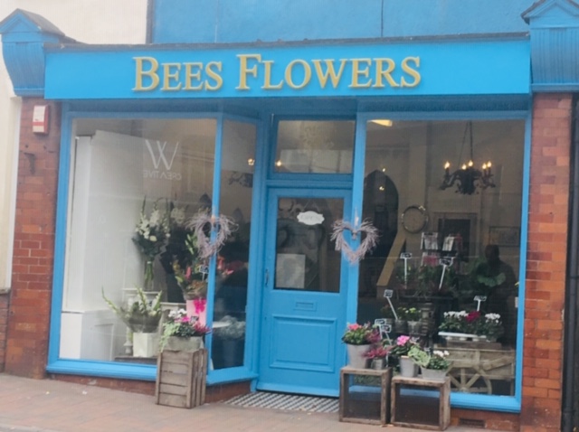 Bees Flowers - Florists - photo 1