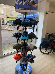 Photo n°10 de Bikez avec la voie verte à Pouilly-sous-Charlieu (Magasin de vélos)