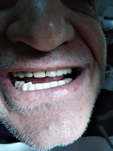 ΜΑΡΙΑ ΒΑΡΔΑΚΗ- ΟΔΟΝΤΙΑΤΡΕΙΟ - Οδοντίατρος