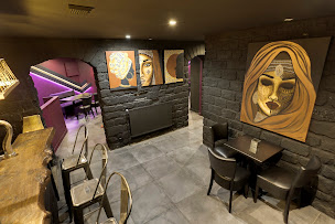 Photo n°45 de Juicy pop restaurant Soul food & Comedy jam à Paris (Restaurant de spécialités afro-américaines)