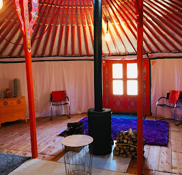 Photo n°15 de Yourte Volcans, Puy de Dôme à Montfermy (Chambre d'hôtes)