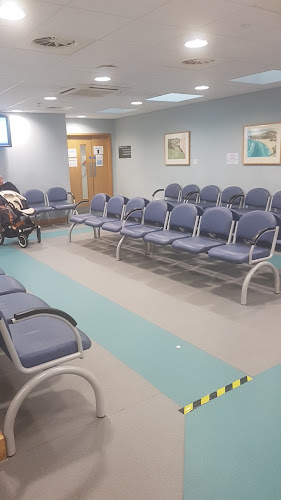 Comments and reviews of Kingston Hospital Outpatients - Raynes Park Health Centre