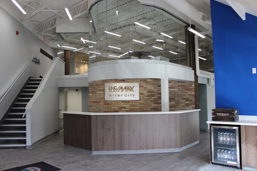 HACK&Co at RE/MAX River City - Thumbnail