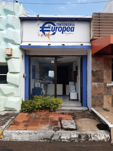 Tintorería La Europea Costa de Oro Logo
