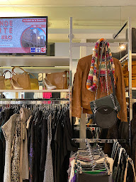 Photo n°13 de Emmaüs Alternatives Saint-Mandé à Saint-Mandé (Organisme à but non lucratif)