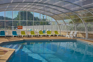 Photo n°4 de Camping Homair - Le Parc des Allais à Trogues (Piscine)