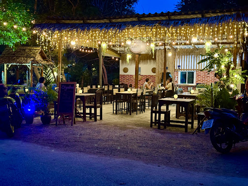 SIGNATURE Thai Food & European Food Restaurant