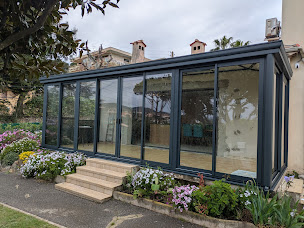 Photo n°3 de Confiance Fermetures à La Roquette-sur-Siagne (Atelier de menuiserie)