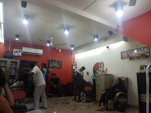 Raja saloon, Author: Hilmy Farook